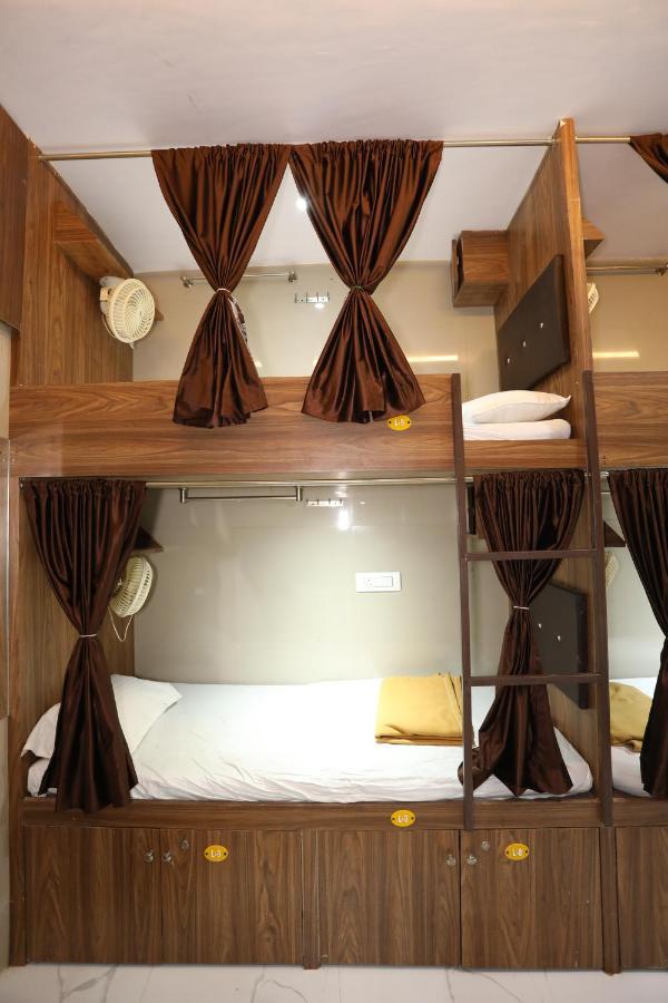 Mango Marol Dormitory Mumbai Exterior photo