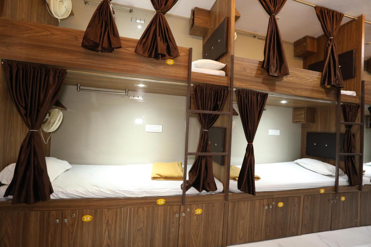 Mango Marol Dormitory Mumbai Exterior photo