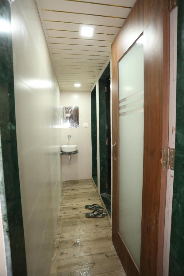 Mango Marol Dormitory Mumbai Exterior photo